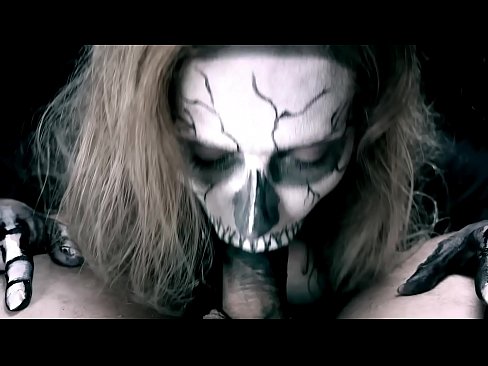❤️ Demonityttö imi munaa mustalla suullaan ja nielaisi spermaa. Pornovideo at fi.amourpassionfever.ru ❌️